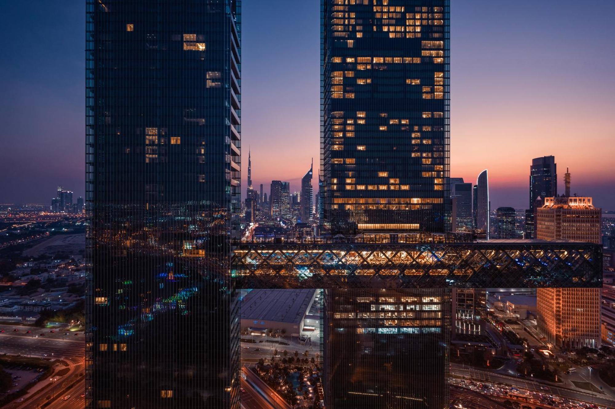 Hotel One&Only One Za'Abeel Dubai Exterior foto The bridge at night